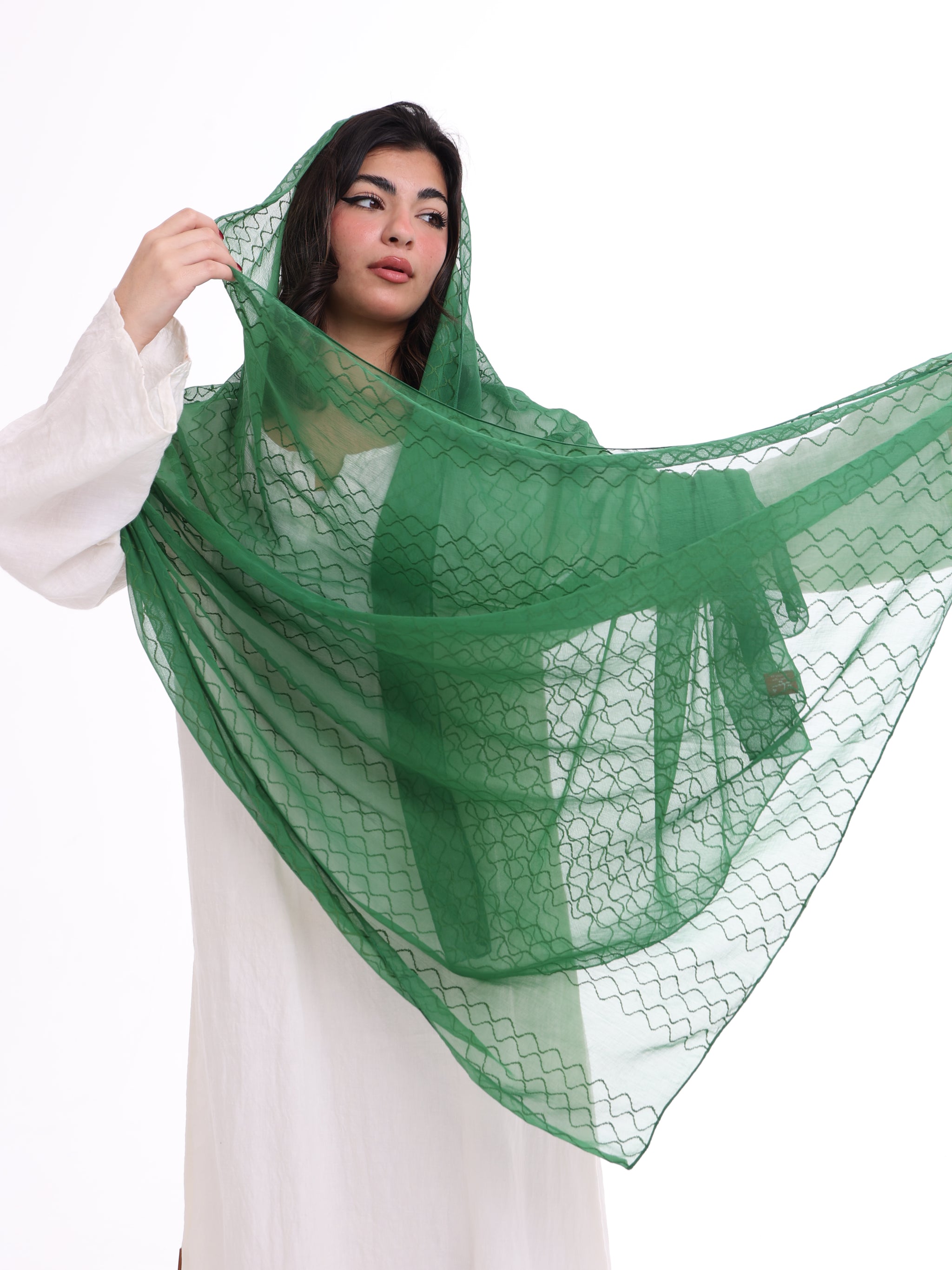 WG1_02 شيله مطرزة خضراء عريضة - شيلة من شيله Shailah.ae