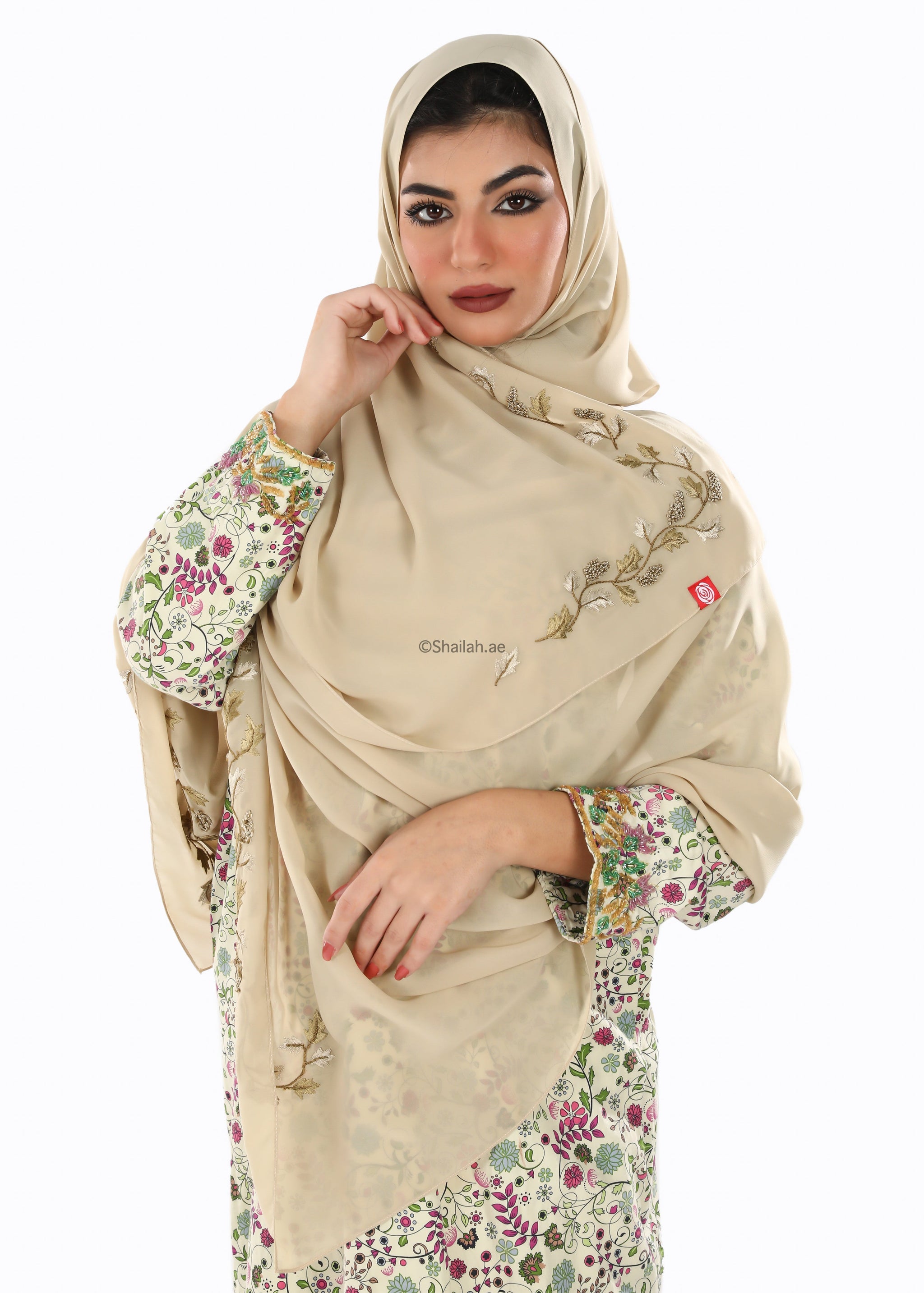 LF2-05 شيلة الباهية عريضة بيج مايلة للأخضر الباهت - شيلة من شيله Shailah.ae