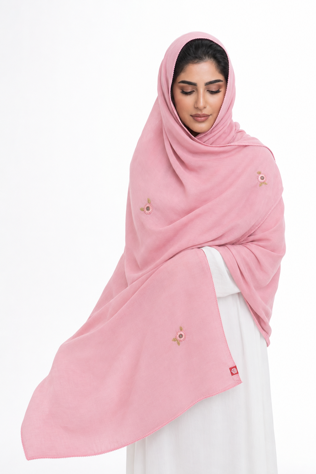 AI-MODEL-RENDER DK4-08 — صورة توضيحية للشكل عند اللبس