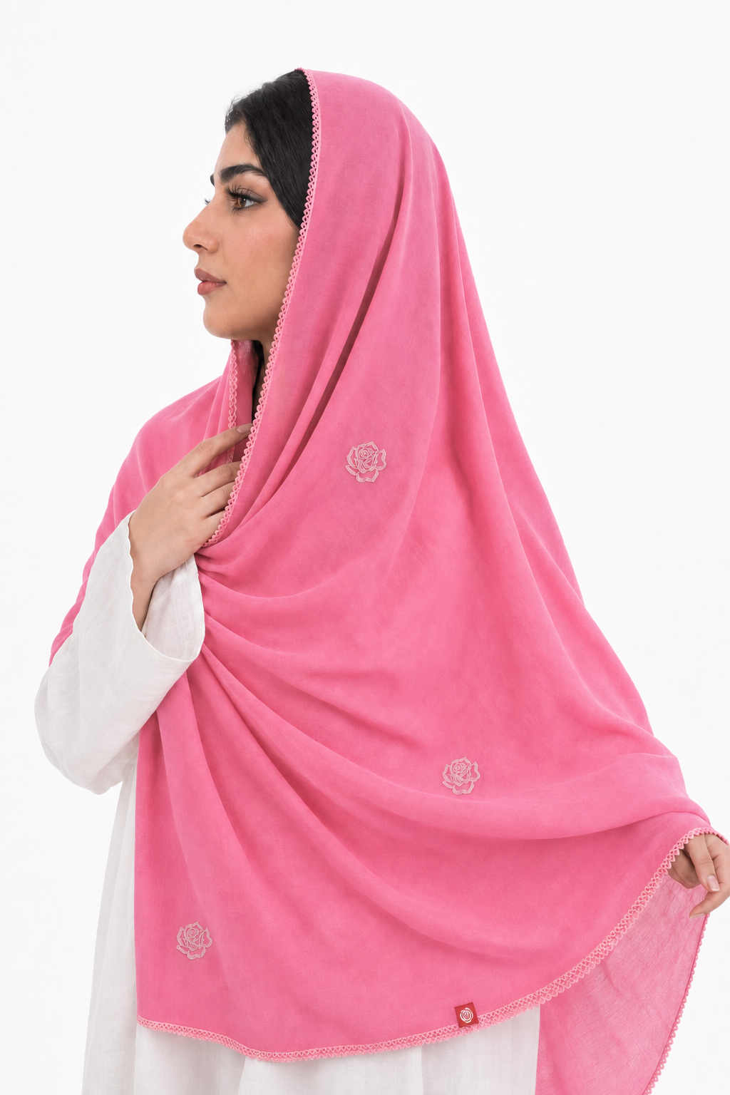 AI-MODEL-RENDER DK4-12 — صورة توضيحية للشكل عند اللبس
