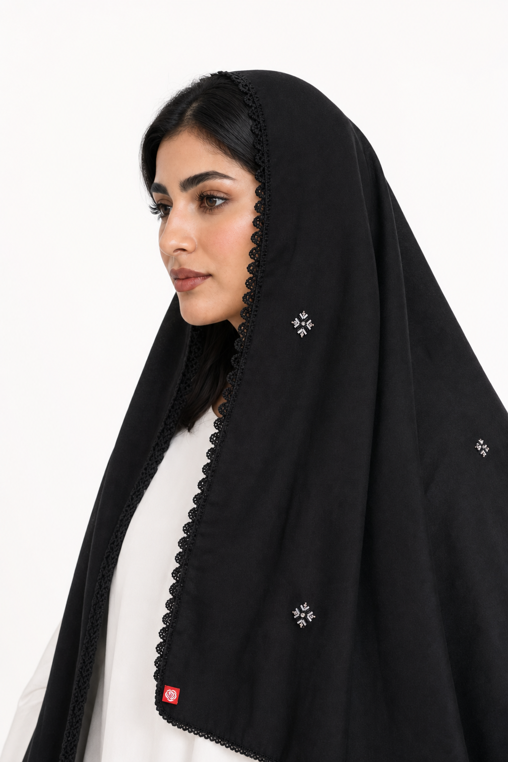AI-MODEL-RENDER DK4-28 — صورة توضيحية للشكل عند اللبس