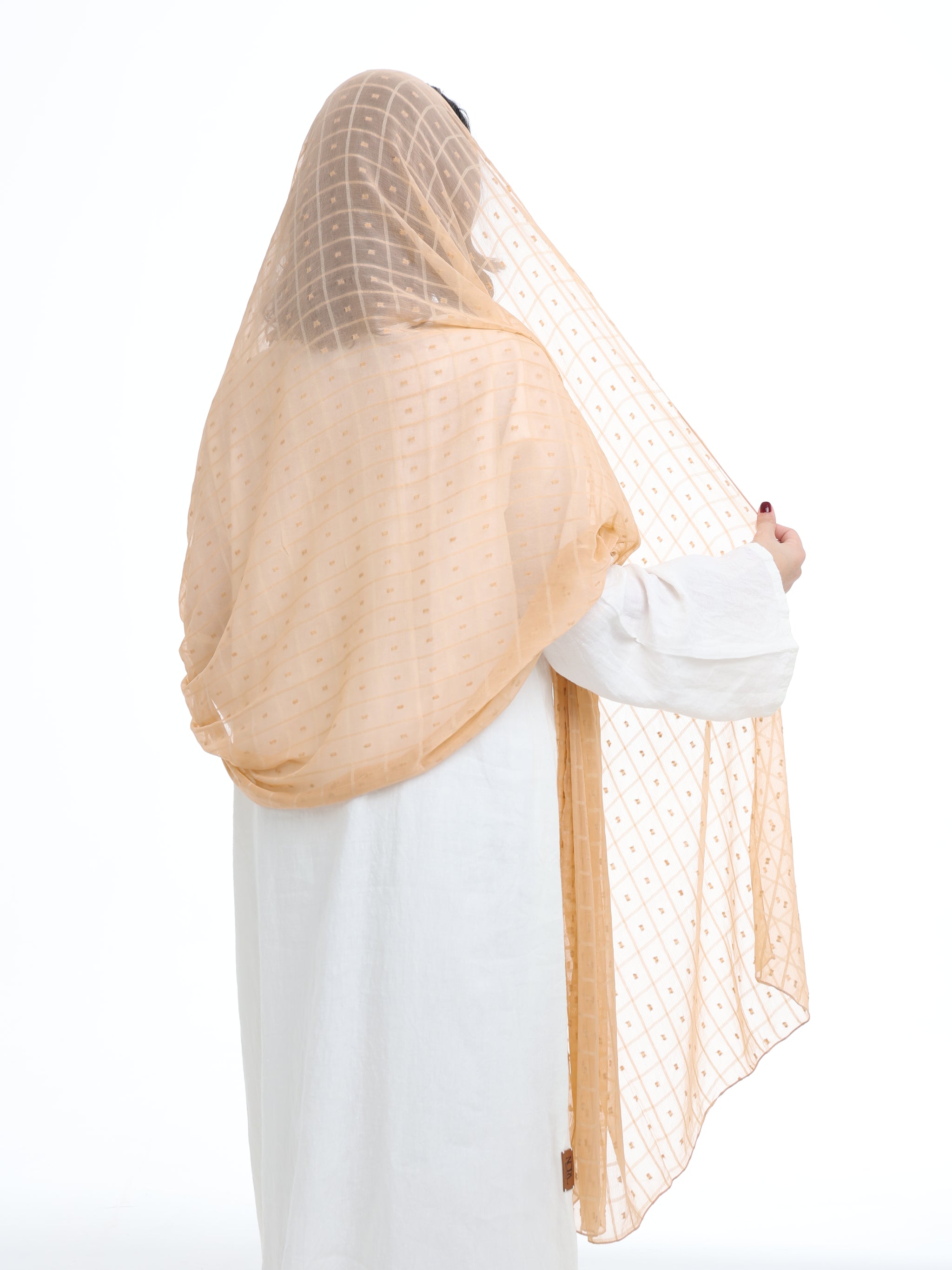 GR01_03 شيله مطرزة بيج عريضة - شيلة من شيله Shailah.ae