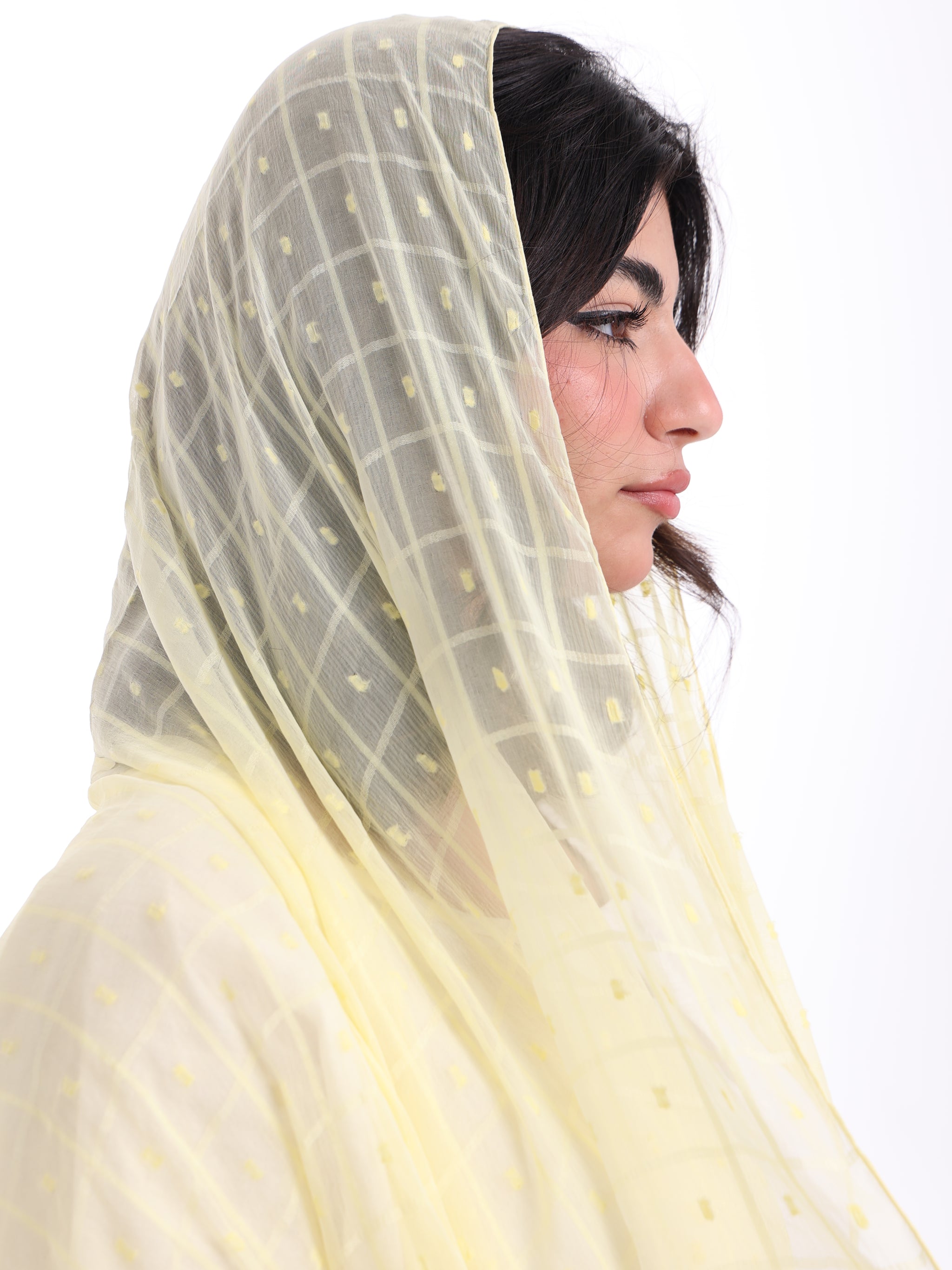 GR01_04 شيله مطرزة صفراء عريضة - شيلة من شيله Shailah.ae