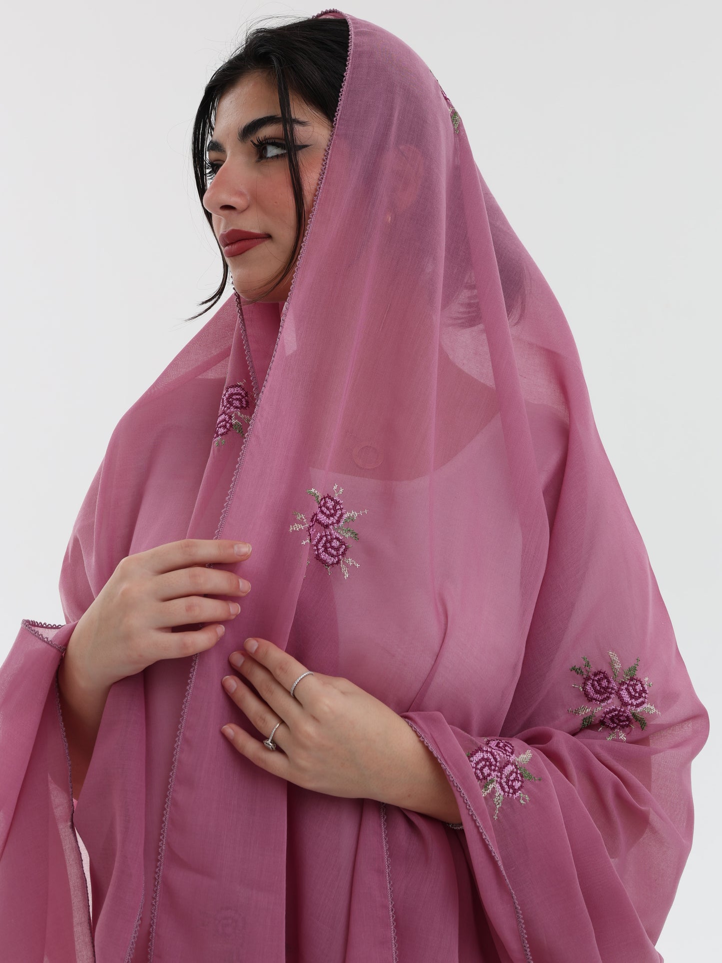 RM1-06 شيلة بيت عريضة جوري روز منثرات - شيلة من شيله Shailah.ae