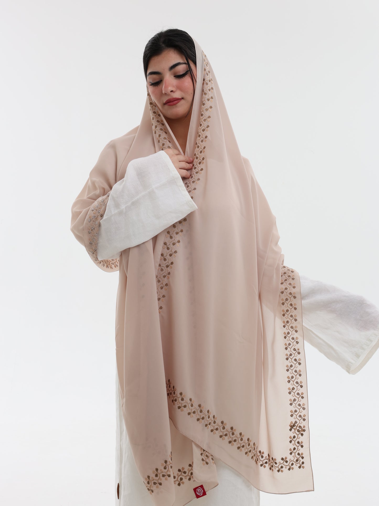 UQ1-01 شيل بيت عريضة مطرزة - شيلة من شيله Shailah.ae