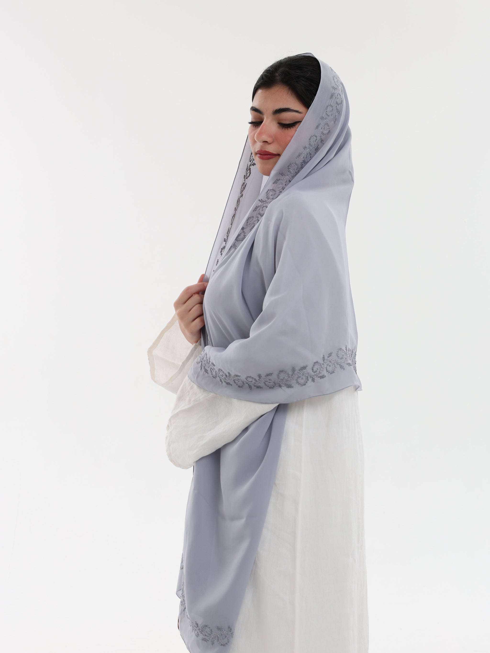 DL1-01 شيل بيت عريضة مطرزة - شيلة من شيله Shailah.ae