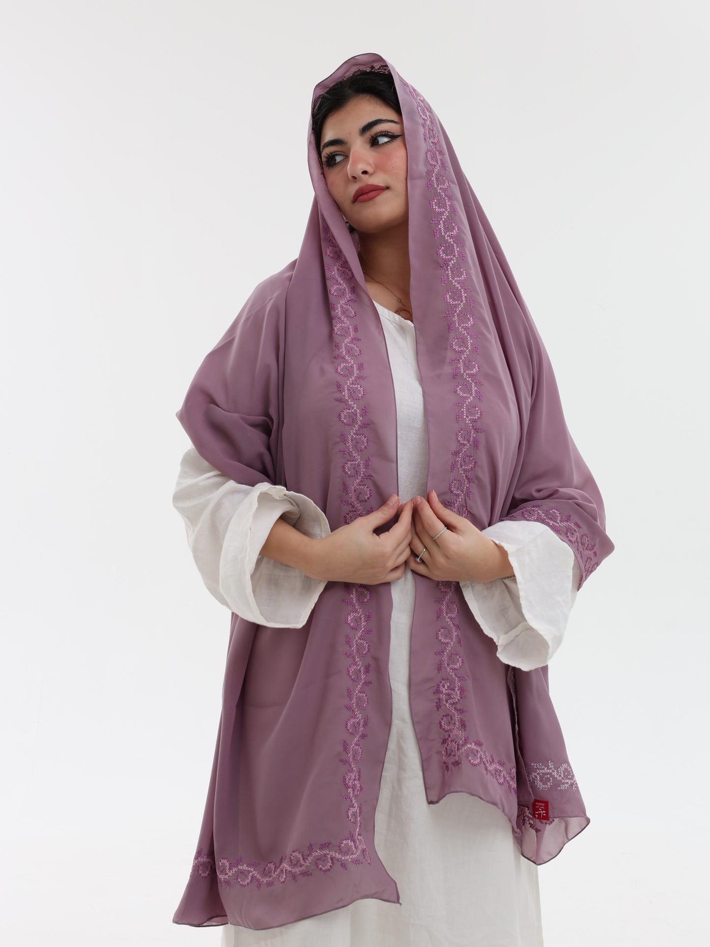 DL1-02 شيل بيت عريضة مطرزة - شيلة من شيله Shailah.ae