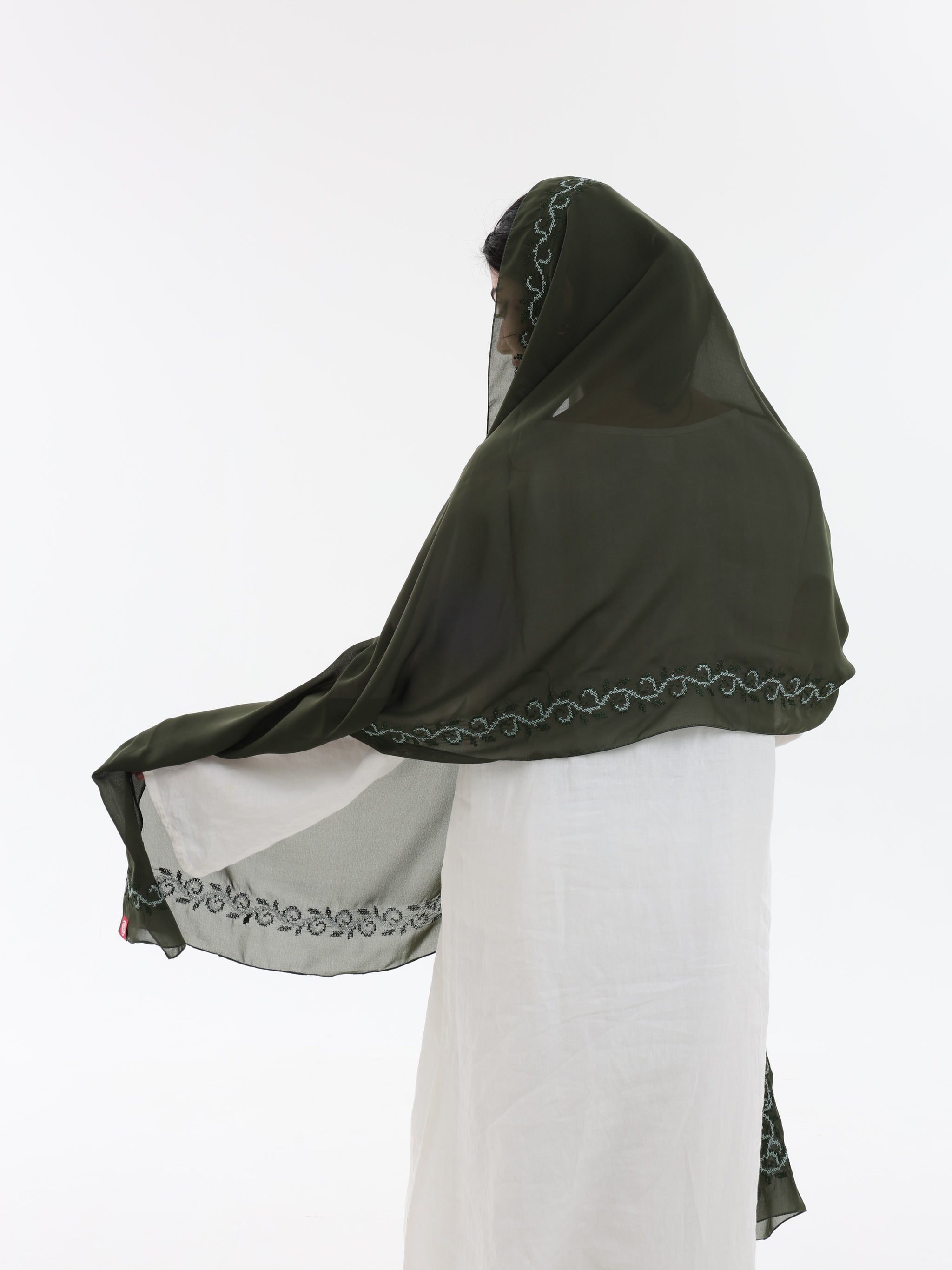 DL1-08 شيل بيت عريضة مطرزة - شيلة من شيله Shailah.ae