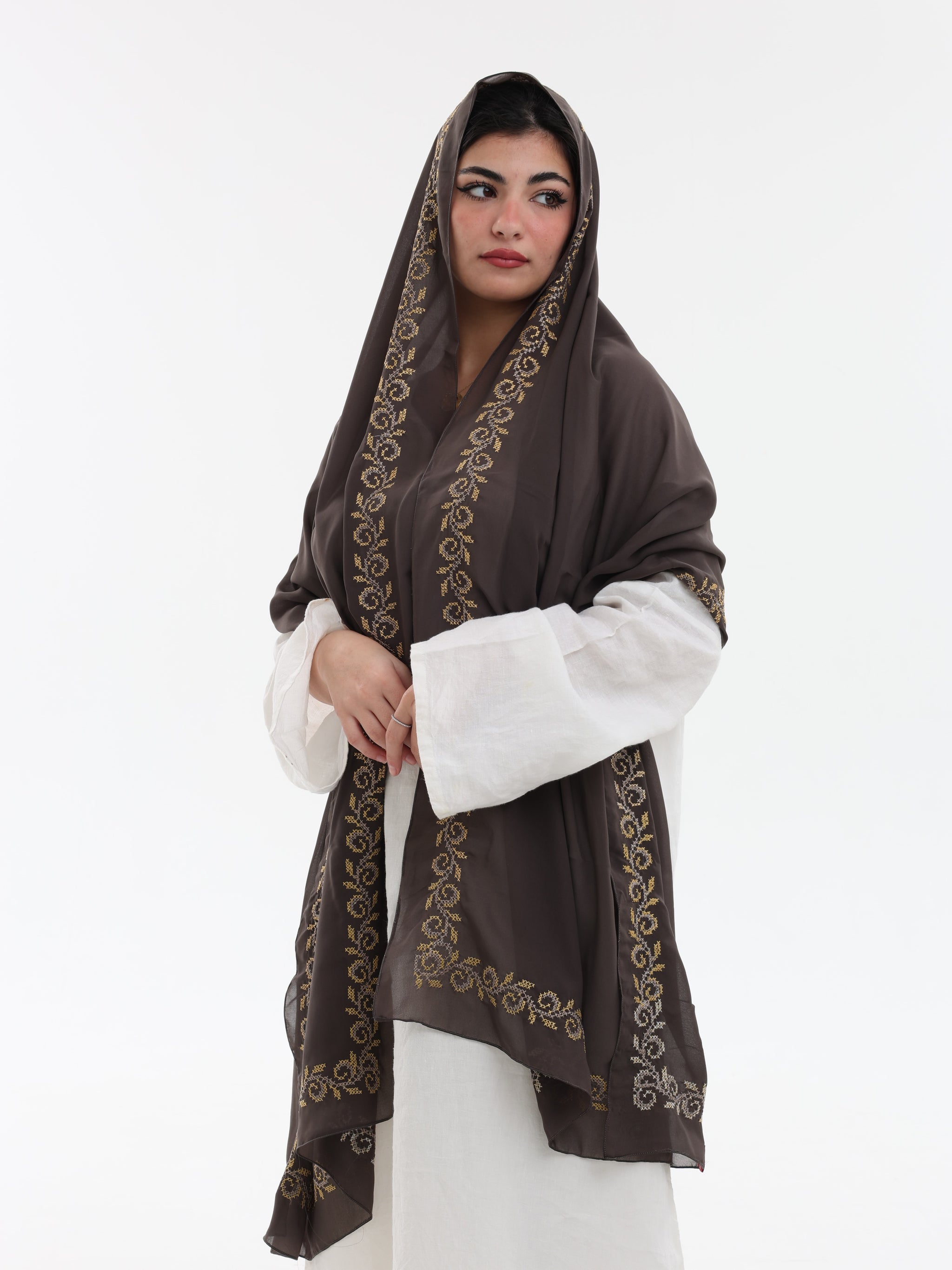 DL1-09 شيل بيت عريضة مطرزة - شيلة من شيله Shailah.ae