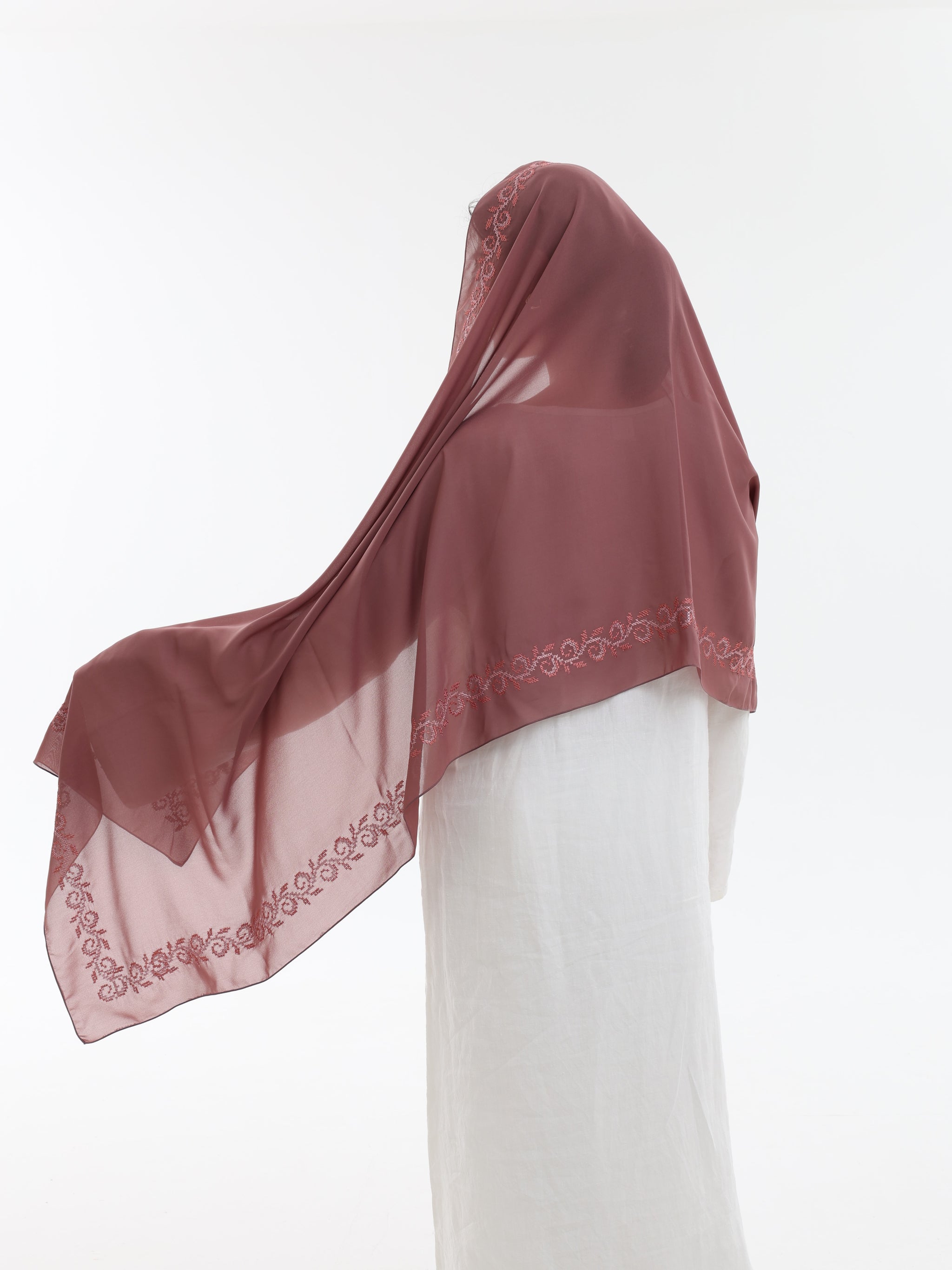 DL1-10 شيل بيت عريضة مطرزة - شيلة من شيله Shailah.ae