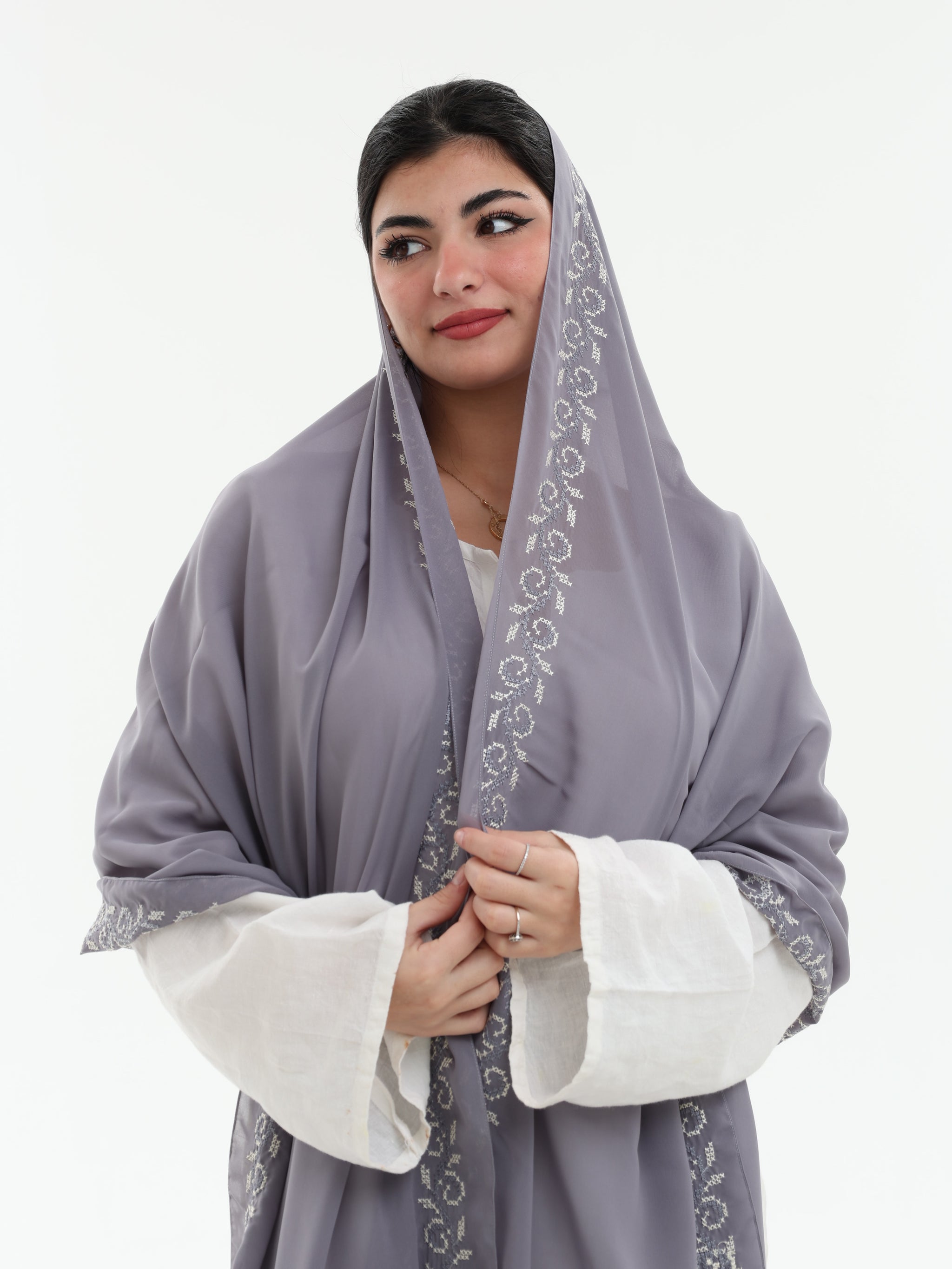 DL1-12 شيل بيت عريضة مطرزة - شيلة من شيله Shailah.ae