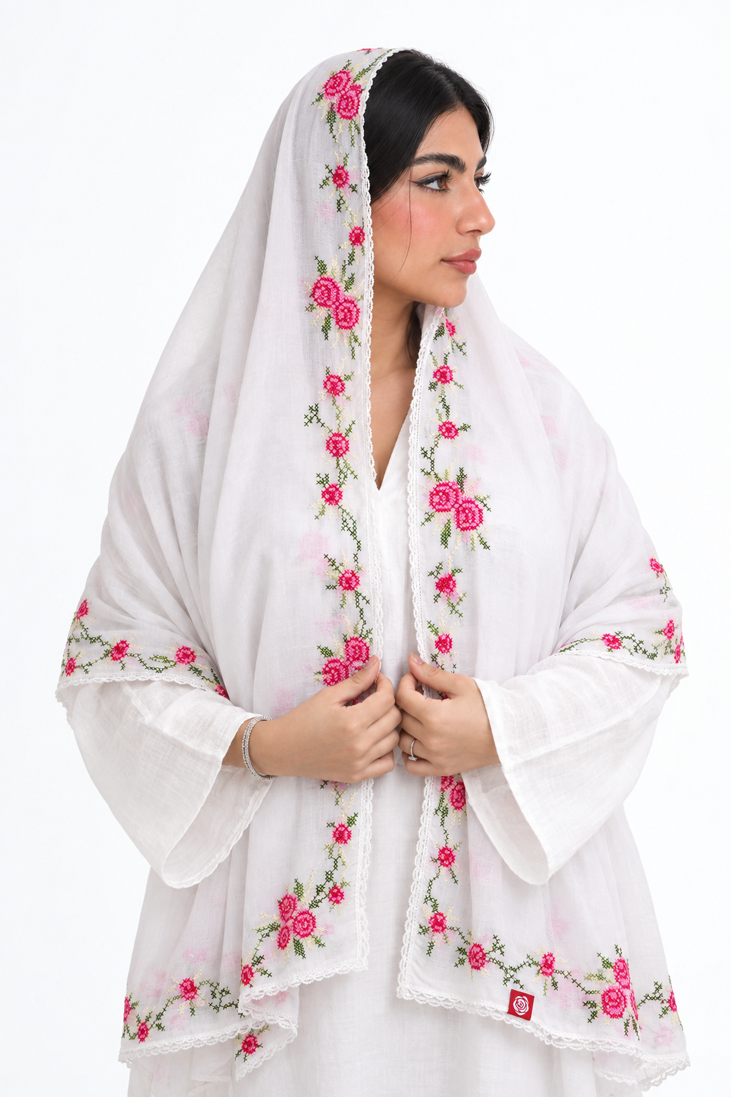 AI-MODEL-RENDER RZ6-26 — صورة توضيحية للشكل عند اللبس