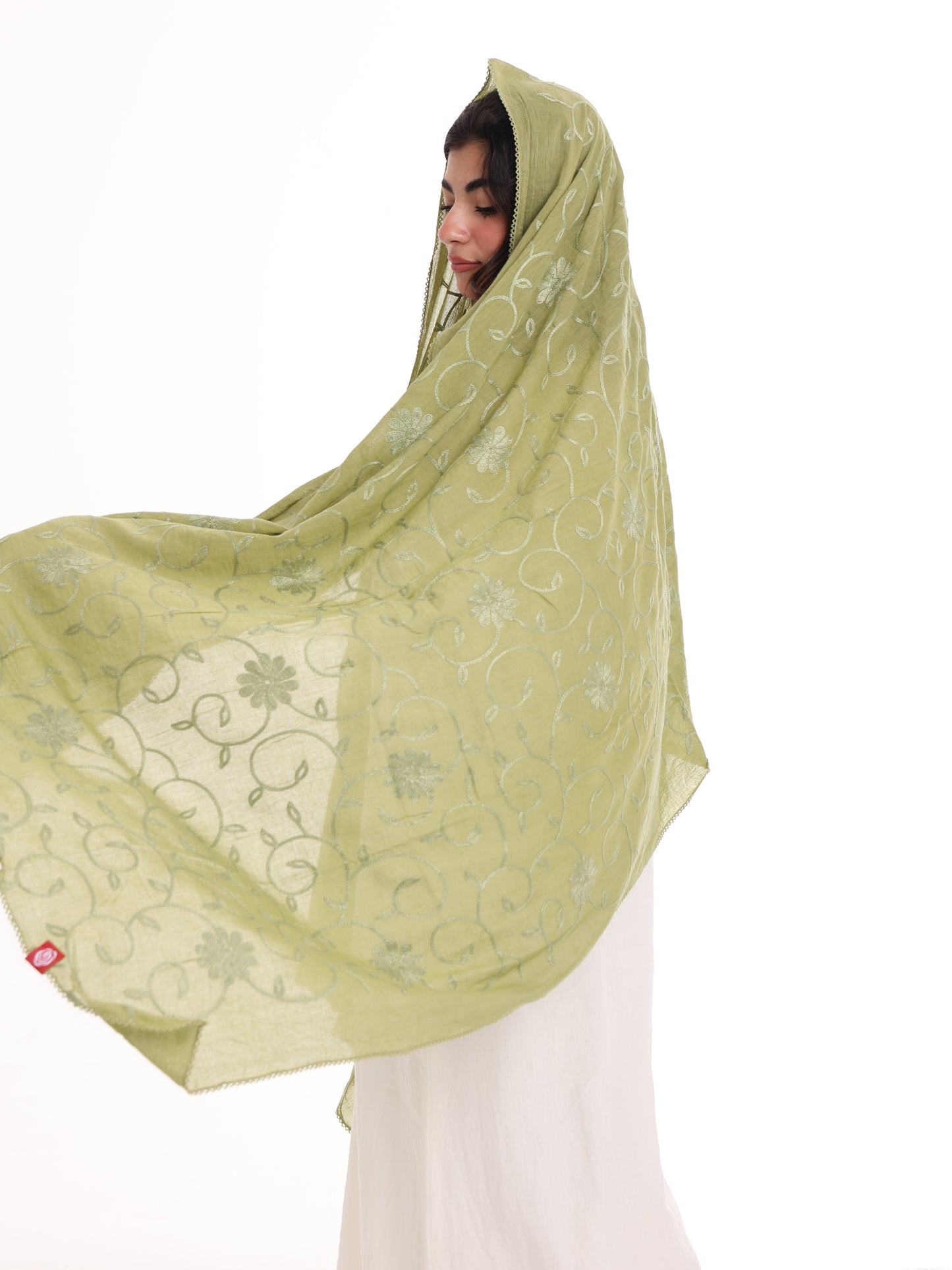 TR1_12 شيله مطرزة خضراء عريضة - شيلة من شيله Shailah.ae