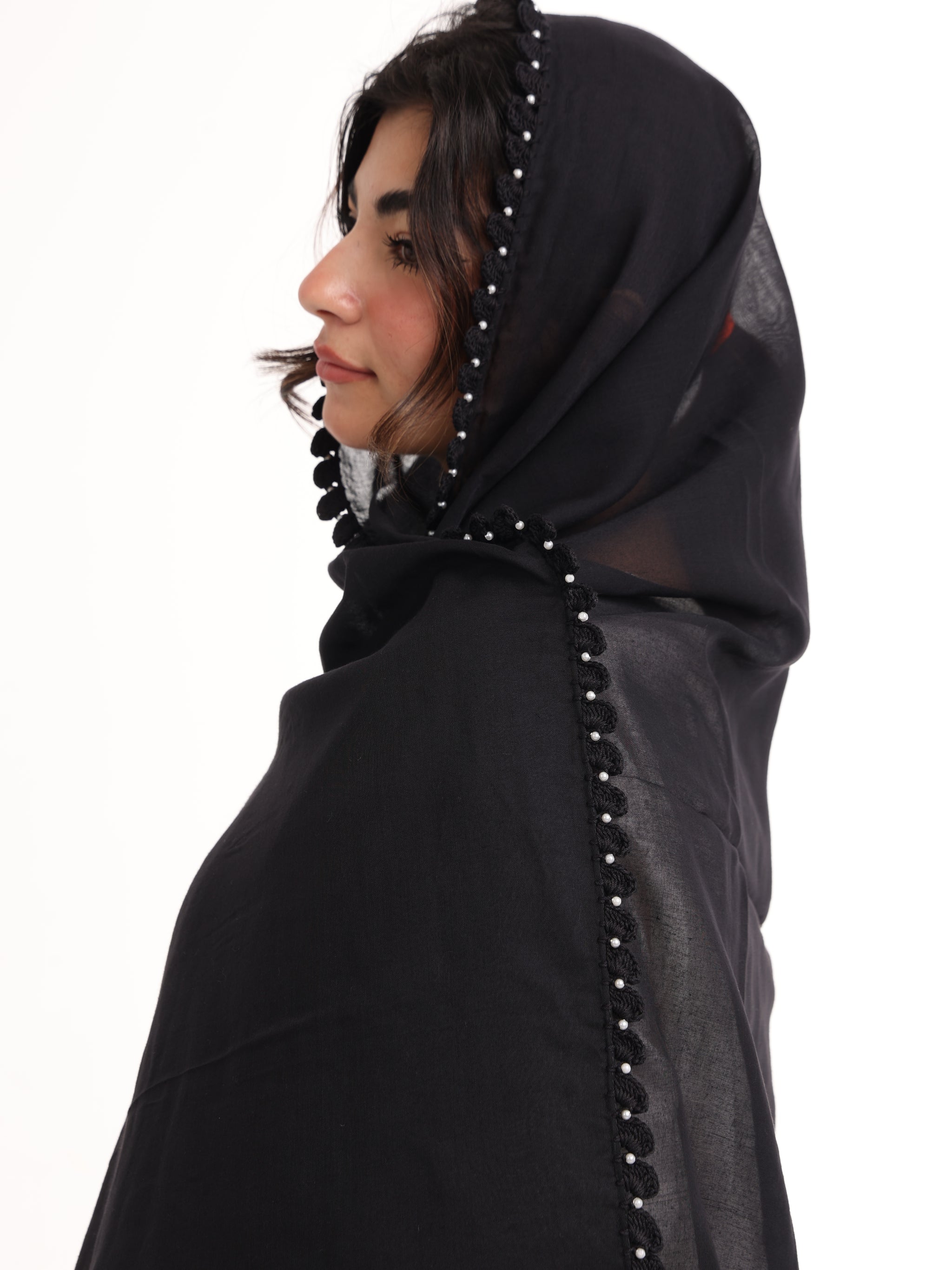 KS2-14 شيلة كروشيه يدوي سوداء - شيلة من شيله Shailah.ae