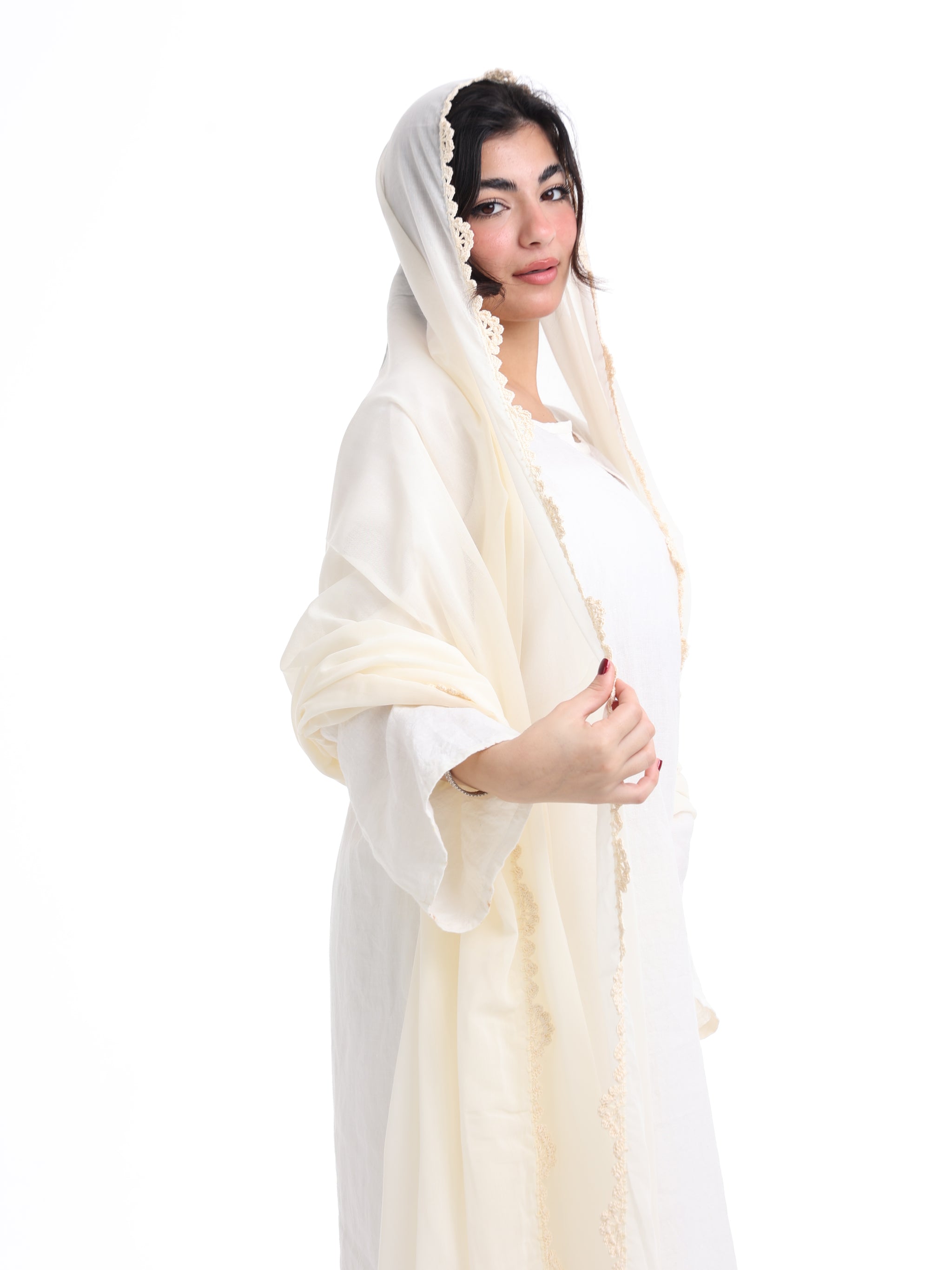 KS2-11  شيلة كروشيه يدوي أوف وايت - شيلة من شيله Shailah.ae