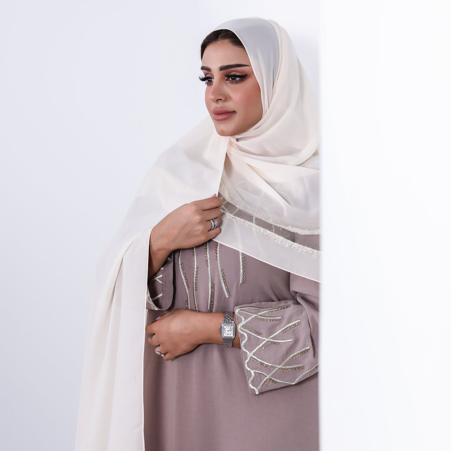 SHQ-05 شيلة ناعم العود - شيلة من شيله Shailah.ae
