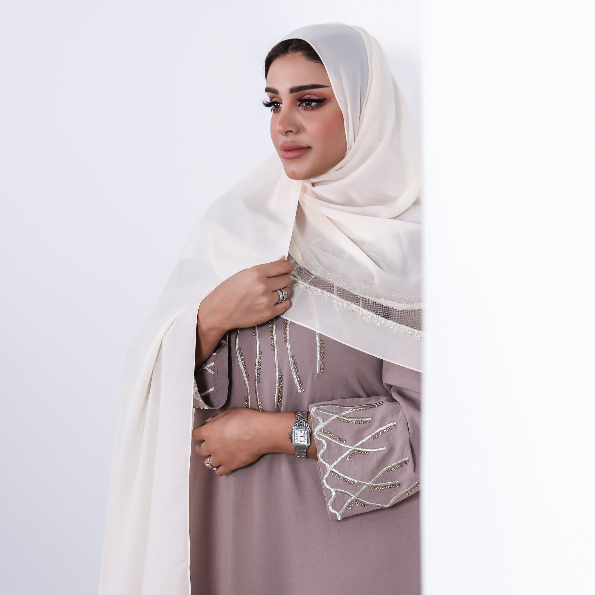 SHQ-05 شيلة ناعم العود - شيلة من شيله Shailah.ae