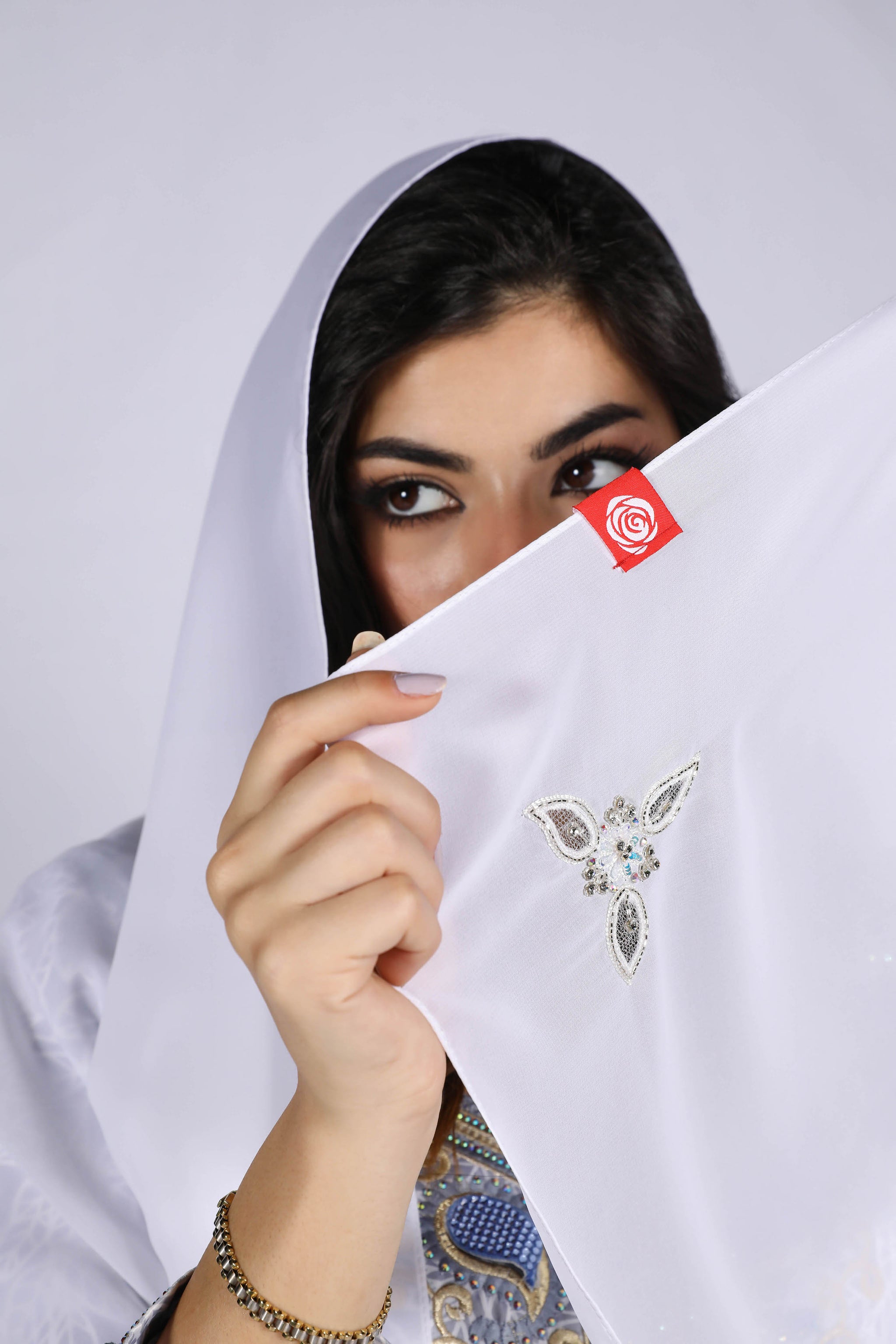 ML-01 شيلة نجمة سهيل منثرات بيضة - شيلة من شيله Shailah.ae