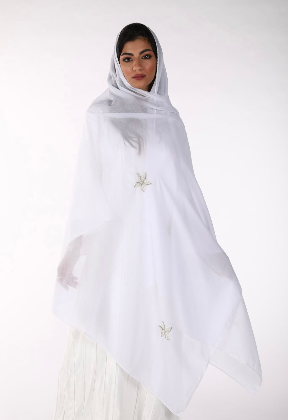 DK1-144 شيلة منثرات نجوم السماء - أبيض عريضة - شيلة من شيله Shailah.ae